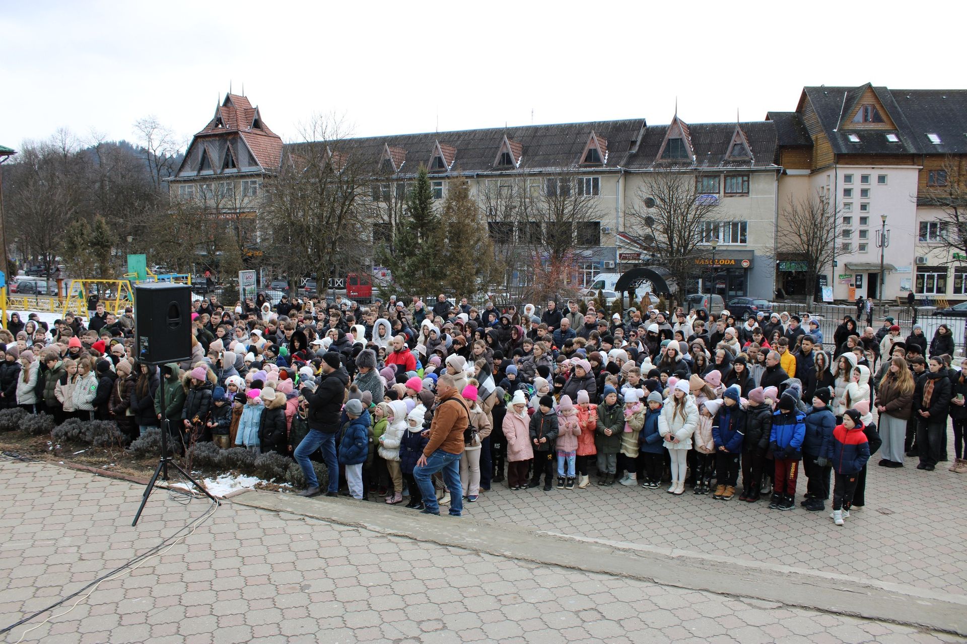 У Верховині відкрили меморіальну дошку полеглому захиснику Івану Сорохану 12