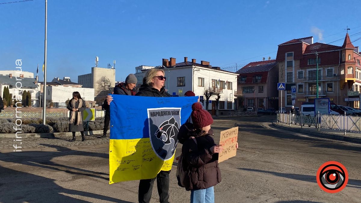 У Надвірній провели акцію-нагадування про Хвилину мовчання 5
