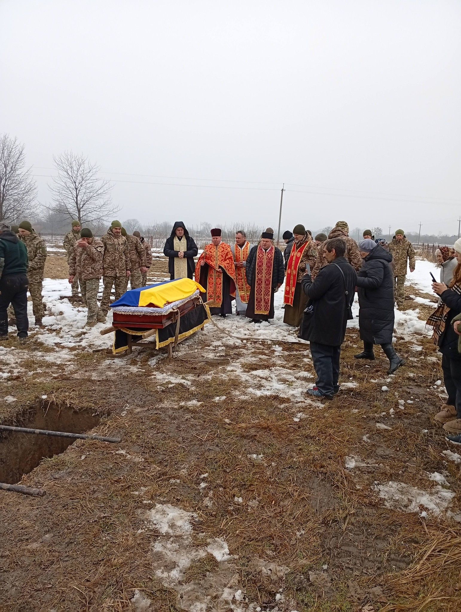На Коломийщині попрощались із померлим захисником Петром Тимчишиниим 13