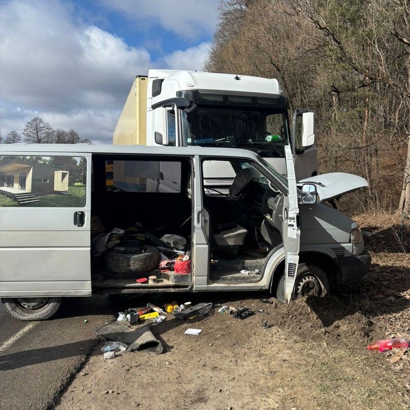 Прикарпатець постраждав внаслідок зіткнення мікроавтобуса та фури на Львівщині 2