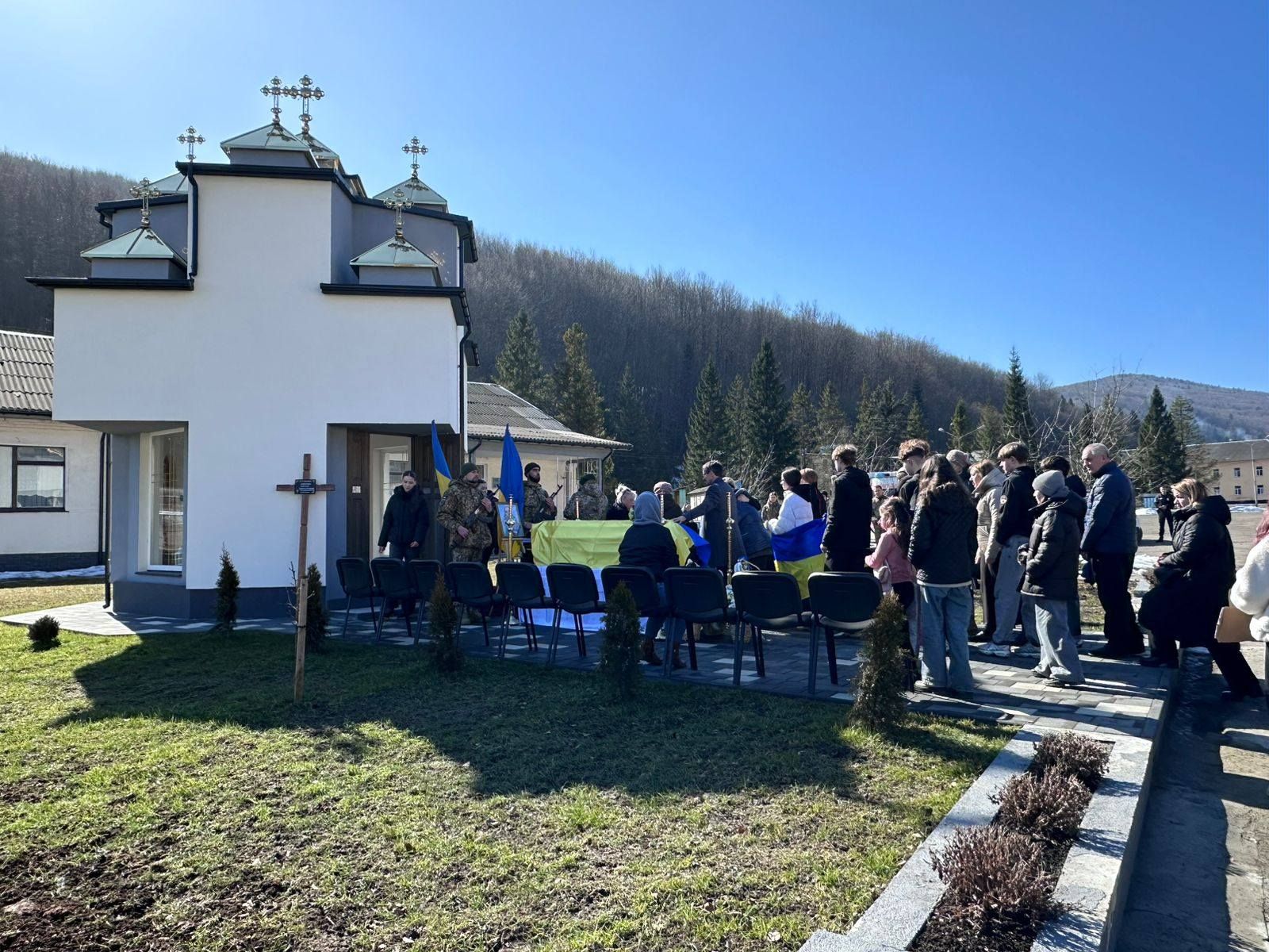 У Делятині "на щиті" зустріли скорботний кортеж полеглого воїна Сергія Бублика 8