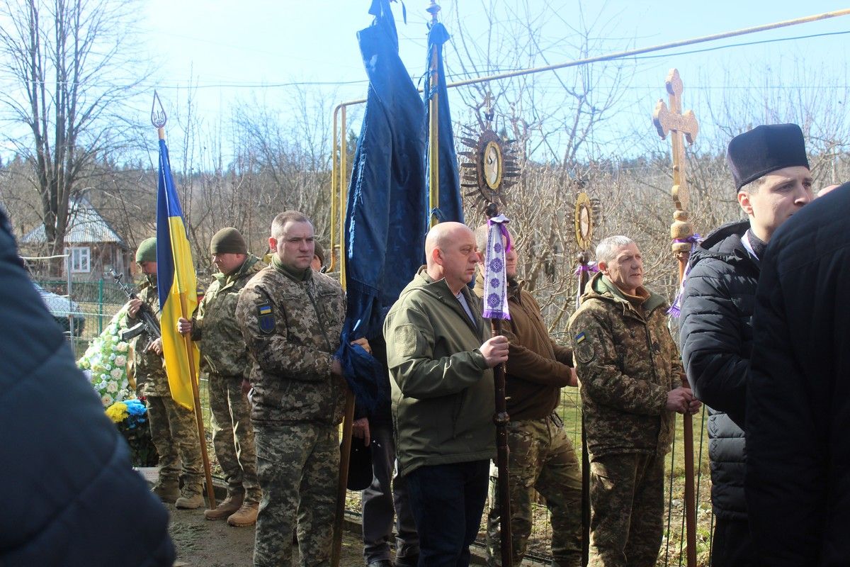 У Делятині провели в останню дорогу загиблого захисника Сергія Бублика 1