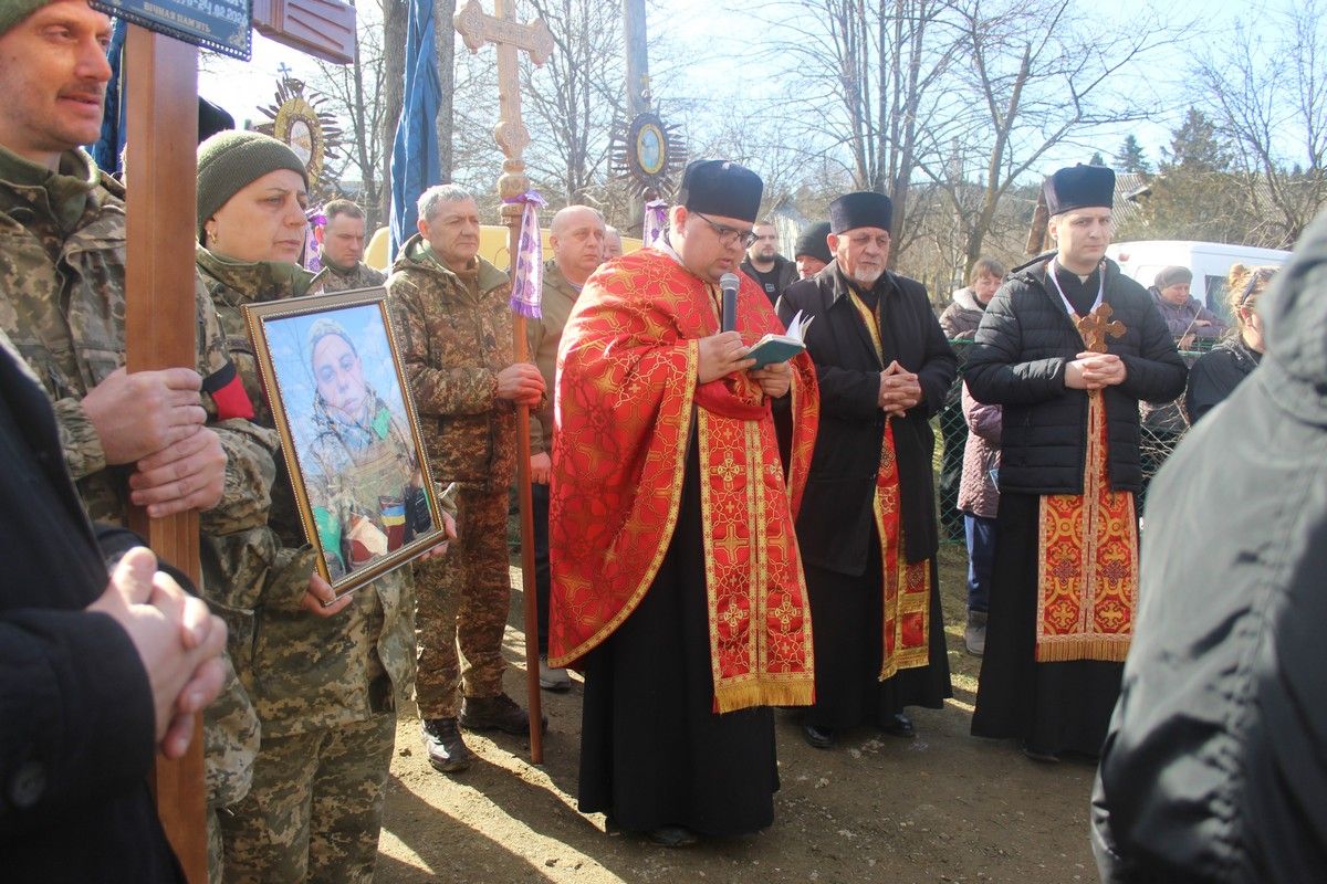 У Делятині провели в останню дорогу загиблого захисника Сергія Бублика 6