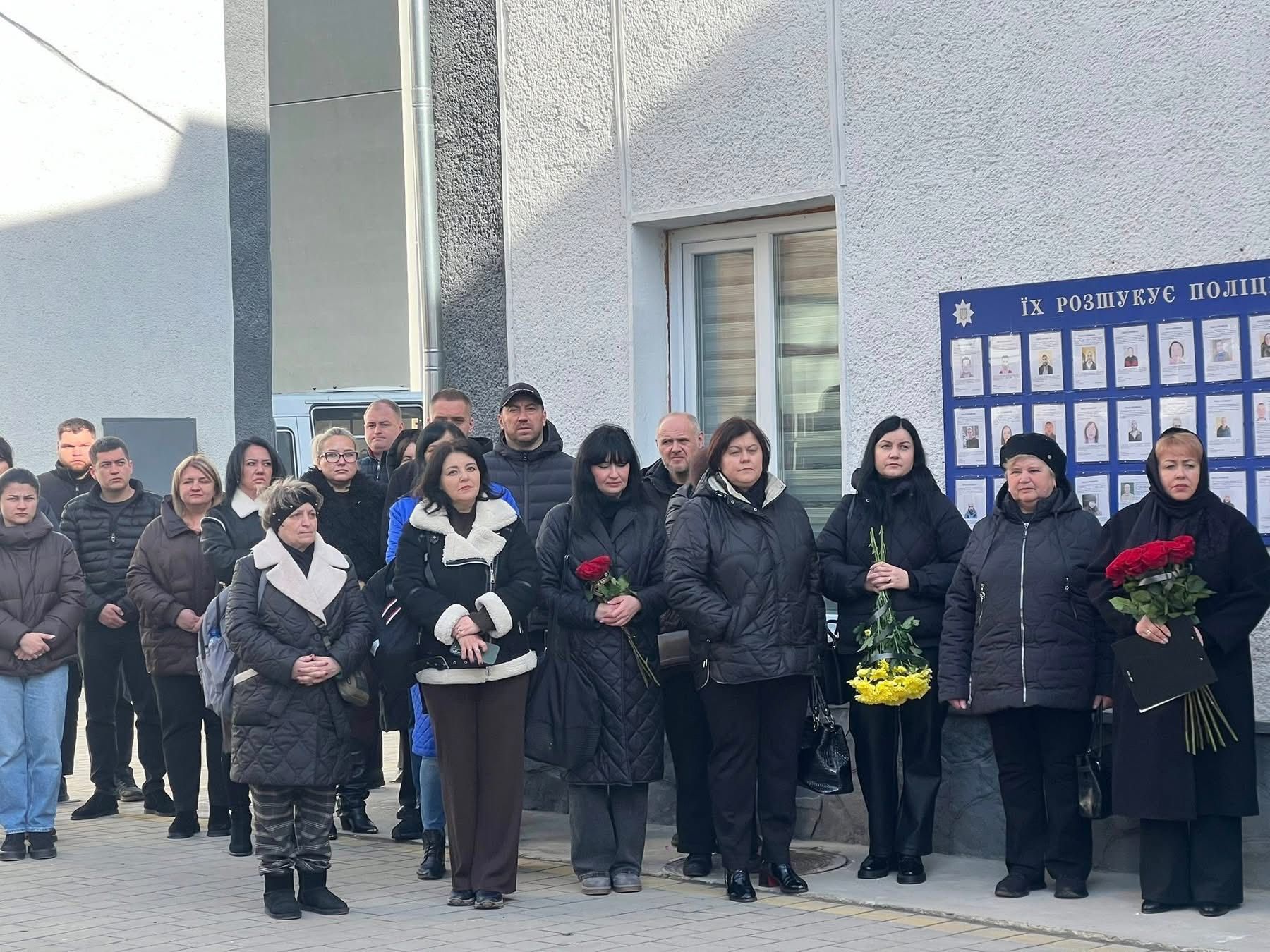 В Івано-Франківську відкрили меморіальну дошку поліцейському і воїну з Отинії Івану Михайлишину 8