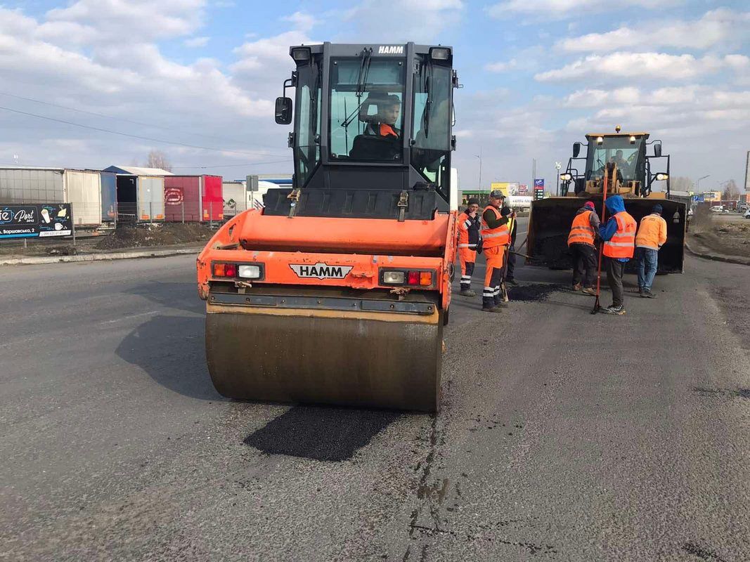 На Прикарпатті взялись ремонтувати дороги державного значення 1