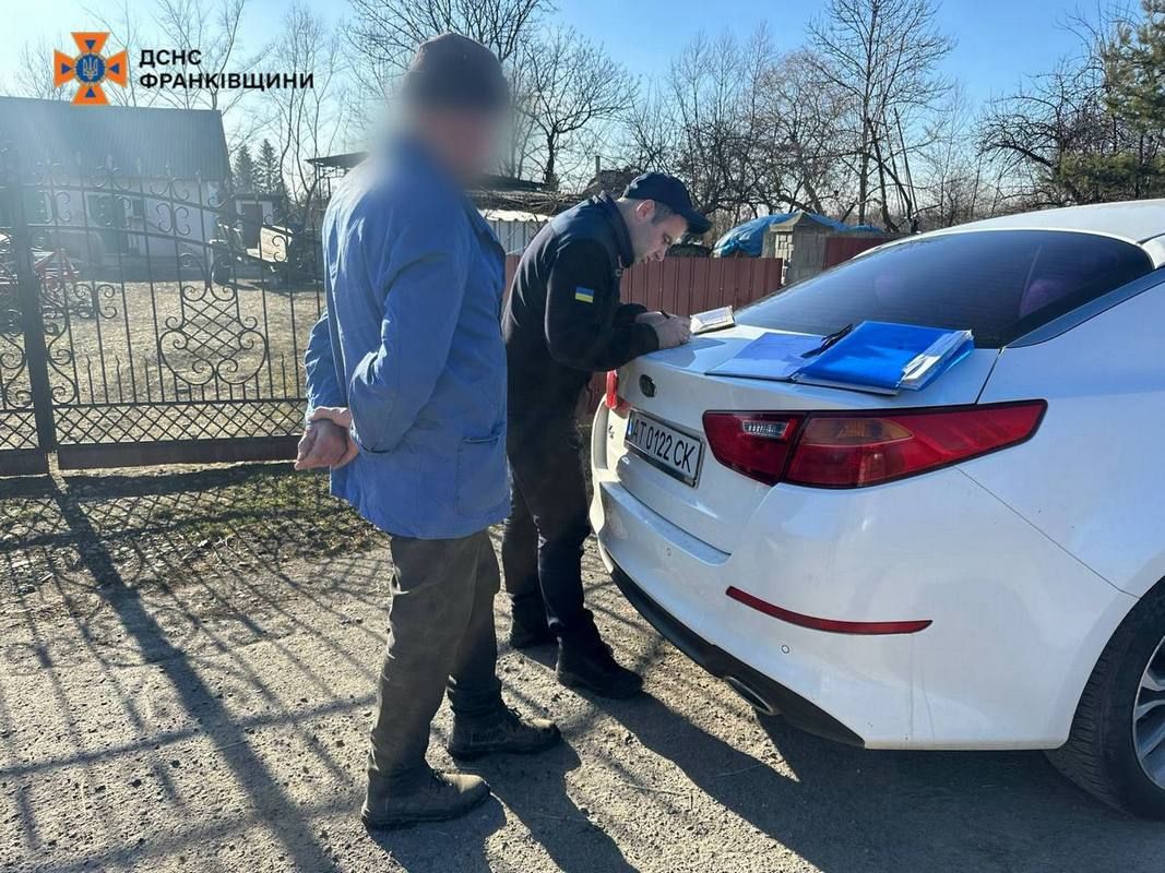 Одна жінка отримала опіки, інша - загинула: наслідки пожеж на Надвірнянщині 4