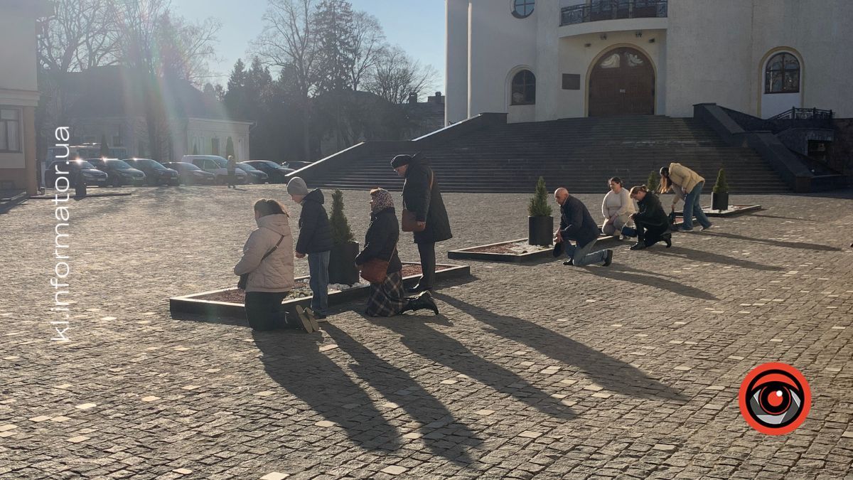 До Коломиї "на щиті" повернувся захисник Олег Слободян 5