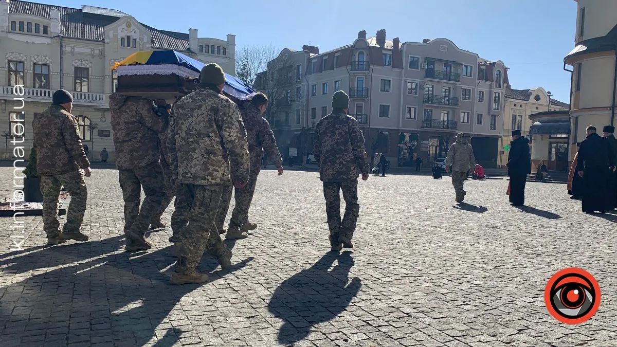 Коломийська громада провела в останню путь захисника Олега Слободяна 3