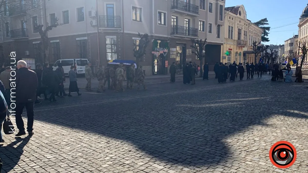 Коломийська громада провела в останню путь захисника Олега Слободяна 4