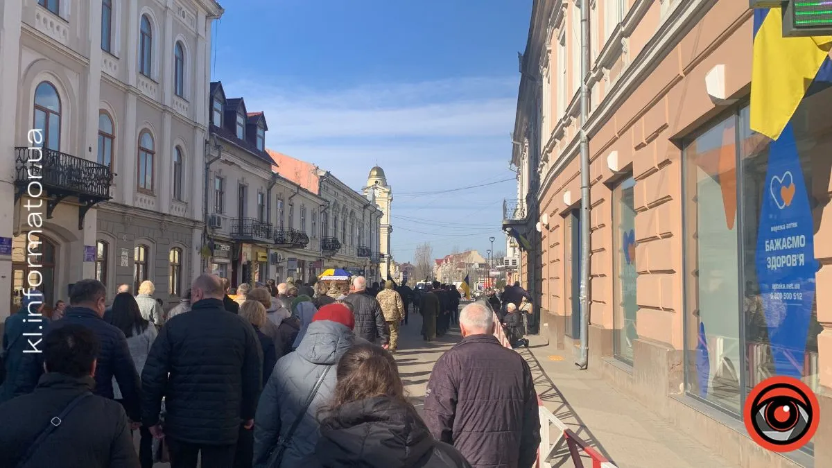 Коломийська громада провела в останню путь захисника Олега Слободяна 6