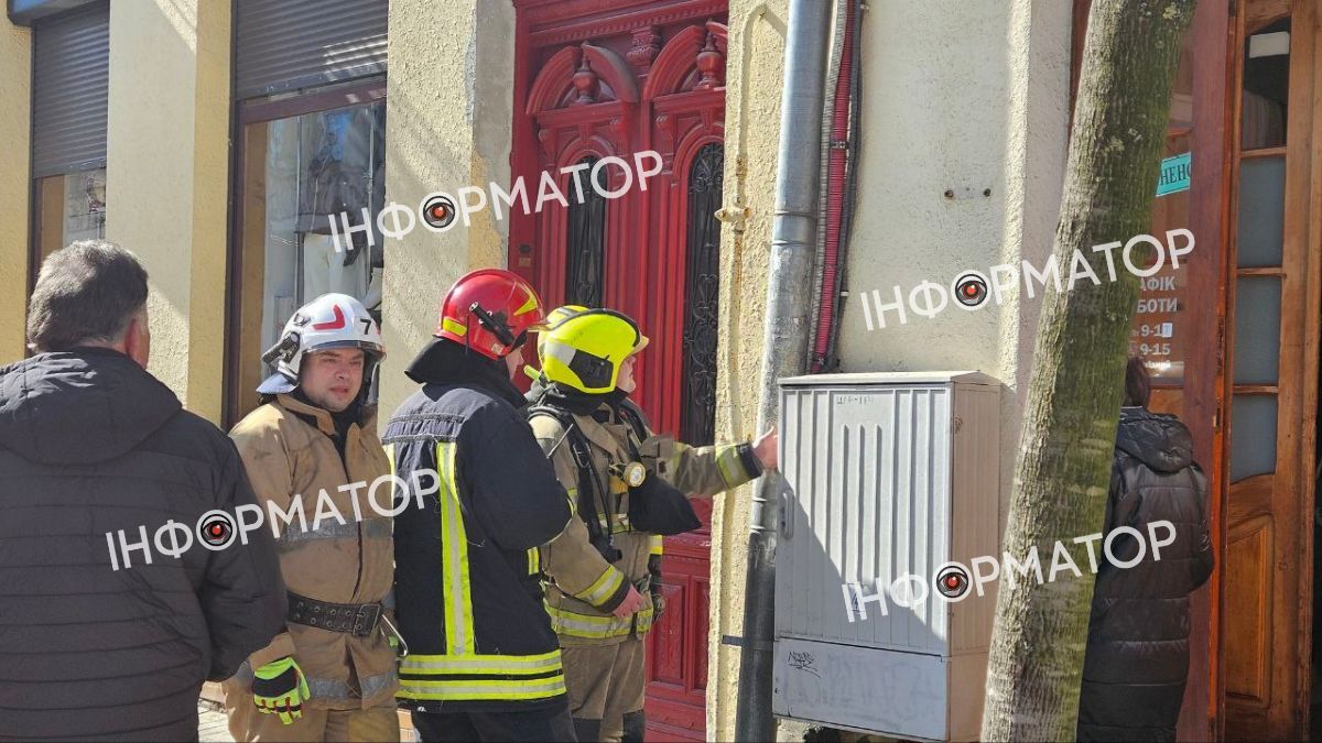 У центрі Коломиї загорілась електрощитова 1