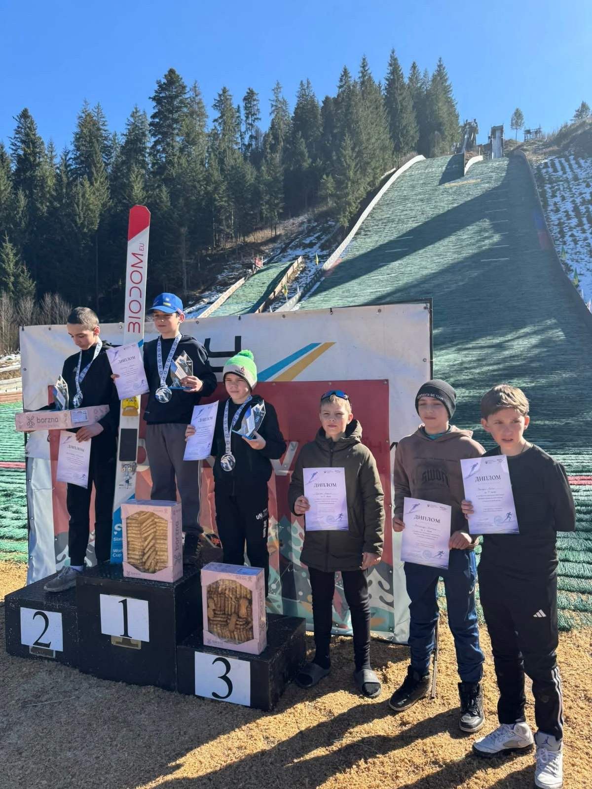 У Ворохті відбувся чемпіонат України з лижного двоборства серед юнаків та дівчат 1