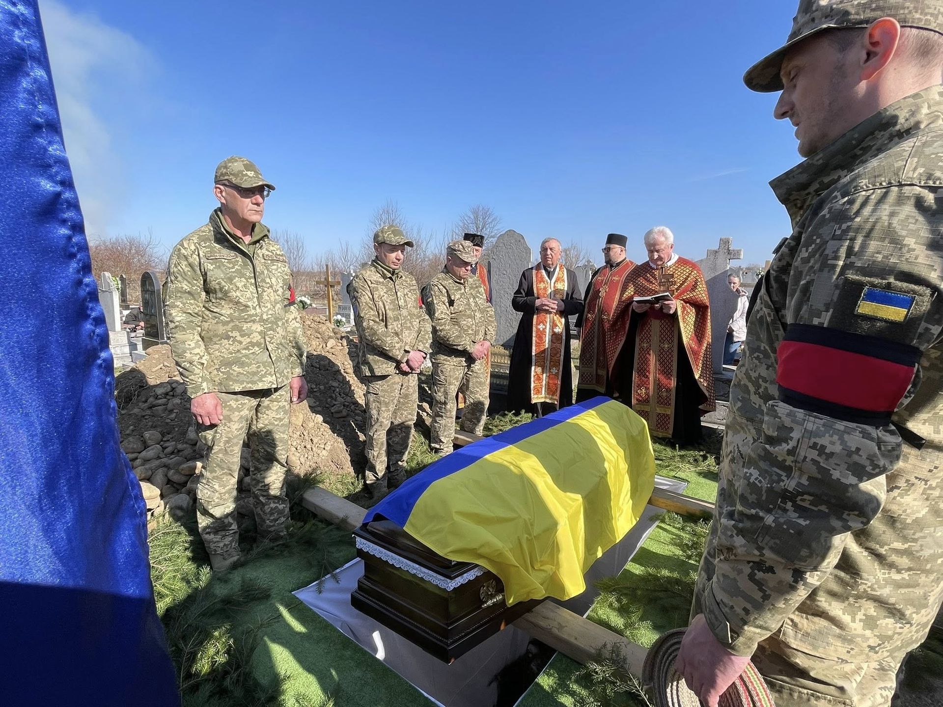 У Надвірній провели в останню дорогу полеглого воїна Ярему Загайкевича 12