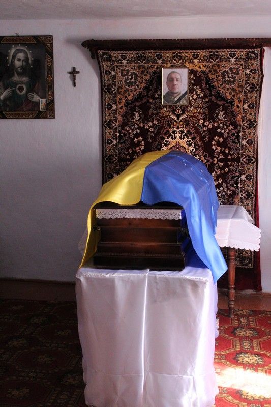 У Делятині зустріли скорботний кортеж загиблого Героя Володимира Кузенка 7