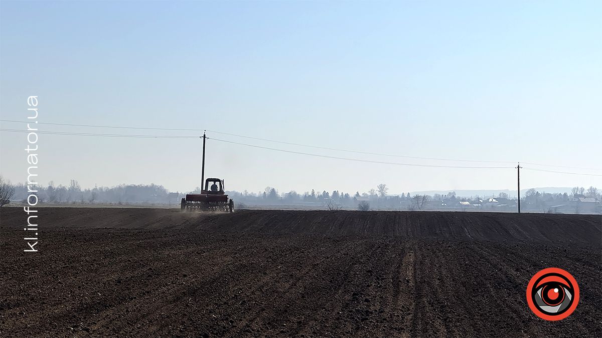 У перших весняних променях сонця: фоторепортаж з села Кіданч
