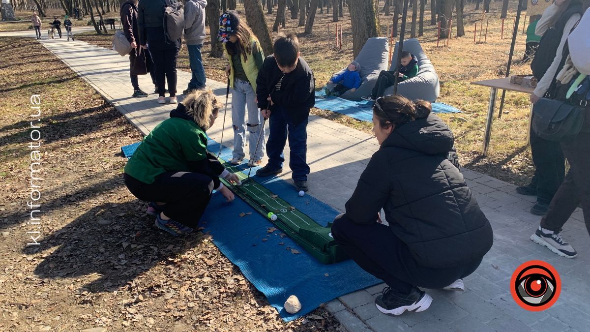 У Коломиї відзначили День добровольця та провели толоку на Алеї добровольців 3