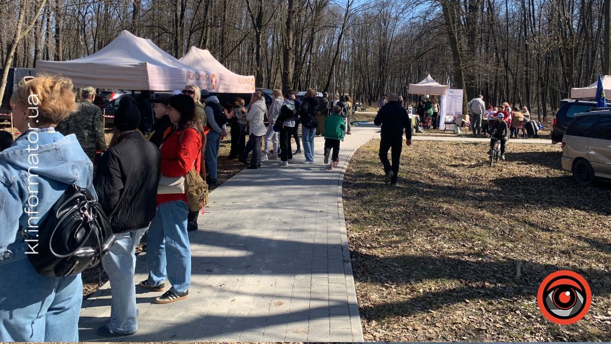 У Коломиї відзначили День добровольця та провели толоку на Алеї добровольців 4