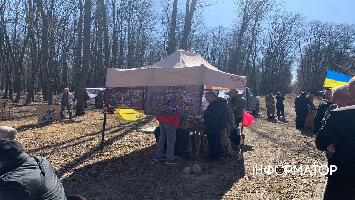 У Коломиї відзначили День добровольця та провели толоку на Алеї добровольців 19