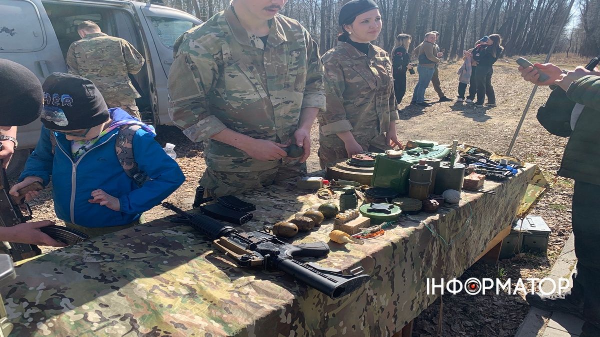 У Коломиї відзначили День добровольця та провели толоку на Алеї добровольців 24