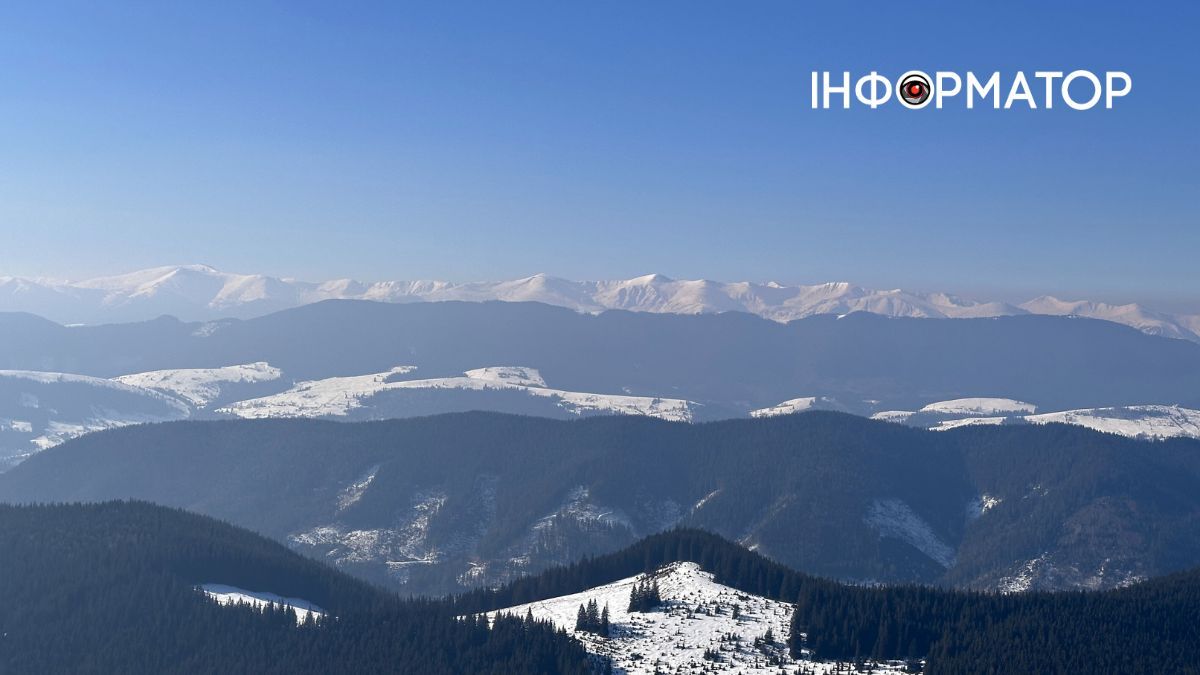 Краєвид з гори Ротило, що неподалік села Волова Краєвид з гори Ротило, що неподалік села Волова