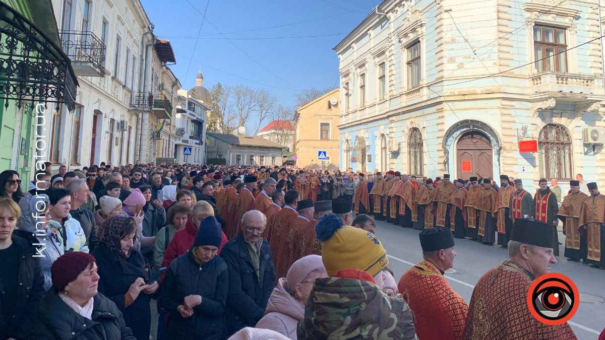 Сотні вірян пройшли Хресною дорогою вулицями Коломиї 10