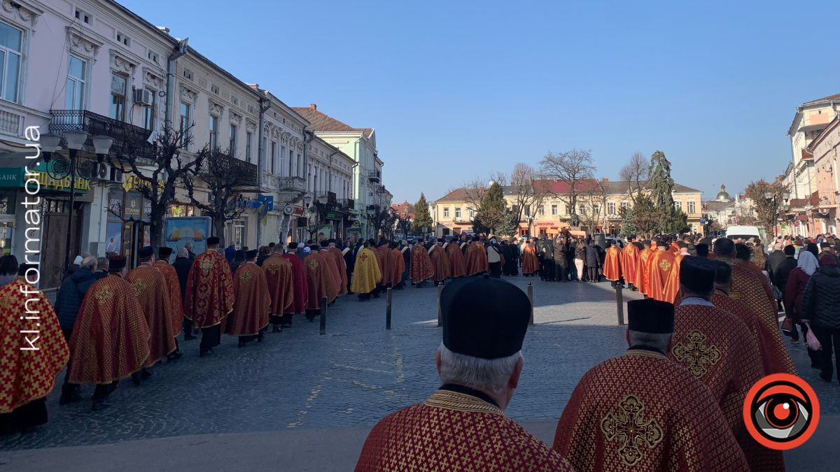Сотні вірян пройшли Хресною дорогою вулицями Коломиї 16