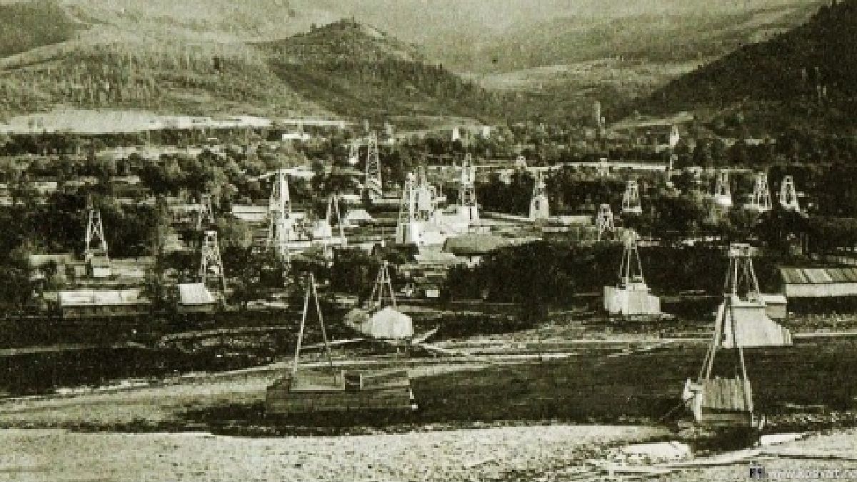 Свердловини в Космачі. Фото: Косівський фотоальбом Бандерівська столиця та найбільше село Європи: історія Космача 2