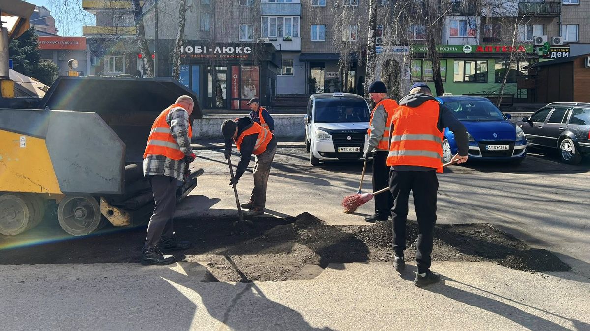 У Городенці триває ремонт дорожнього покриття 2