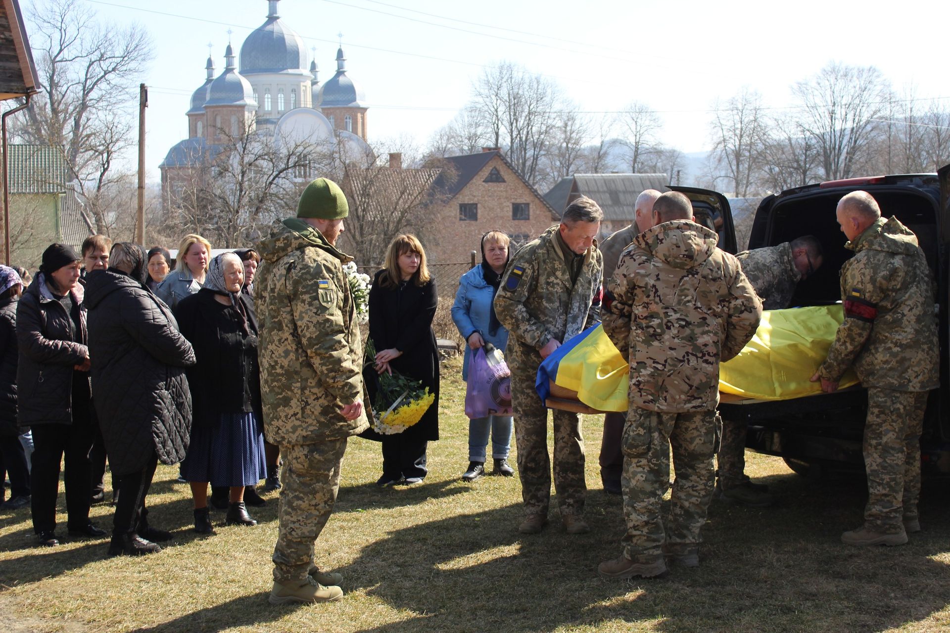 У Делятині попрощались із померлим воїном Володимиром Козловським 16