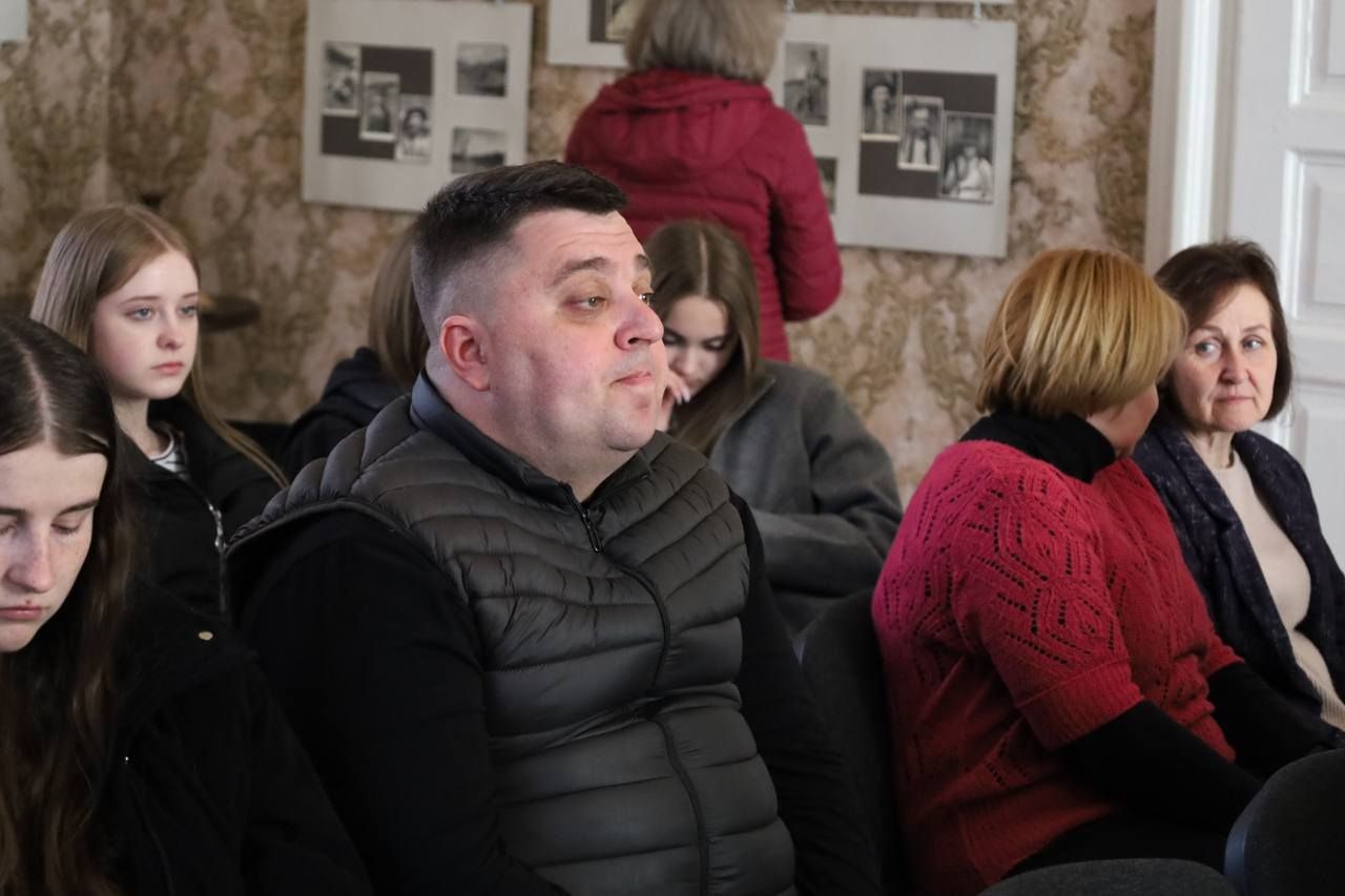 У Коломиї відкрили виставку світлин "Світло і тіні Ксенії Світлик" 8