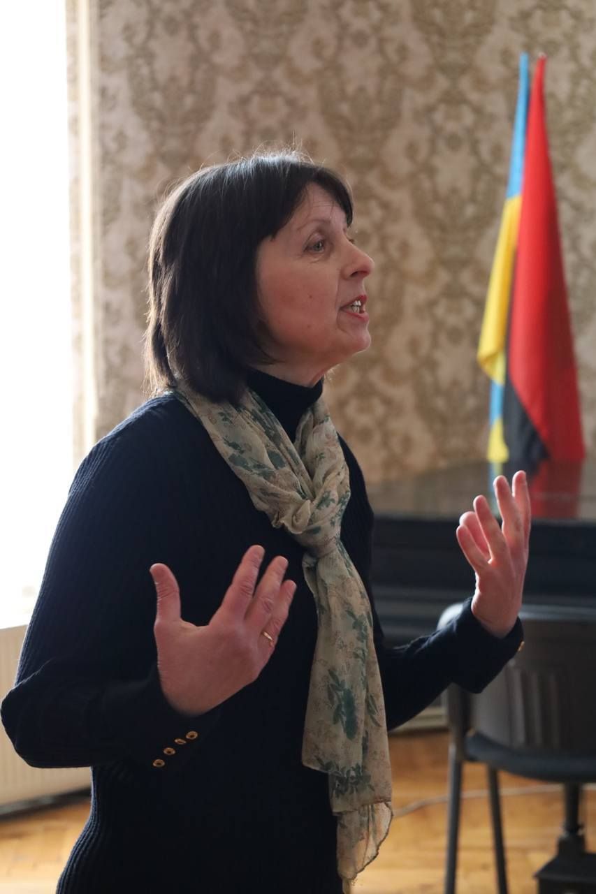 У Коломиї відкрили виставку світлин "Світло і тіні Ксенії Світлик" 10