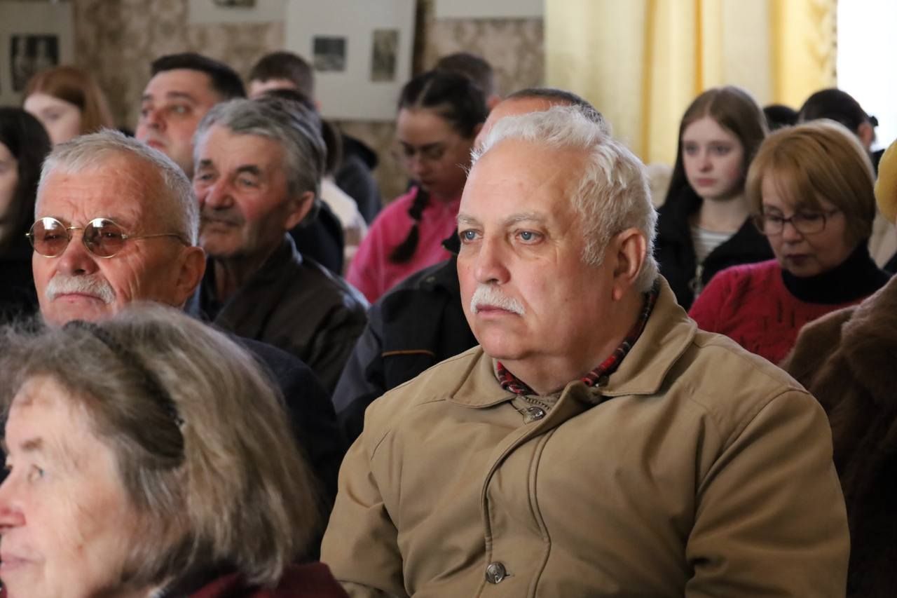 У Коломиї відкрили виставку світлин "Світло і тіні Ксенії Світлик" 11