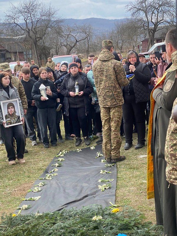 На вічний спочинок до Ланчина повернувся захисник Орест Янко 16