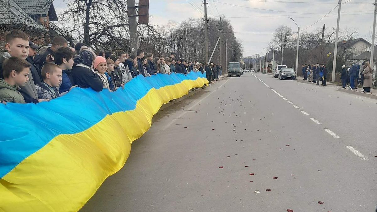 На вічний спочинок до Ланчина повернувся захисник Орест Янко 2