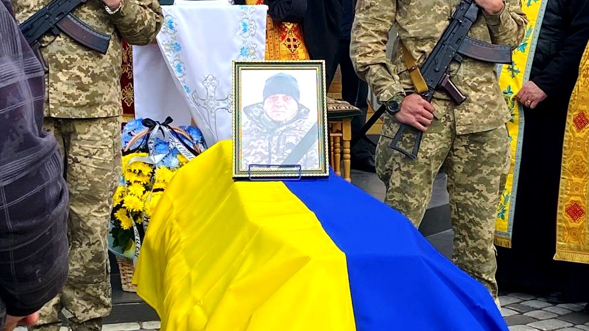 Мешканці Городенки віддали шану воїну Василю Шадному 4