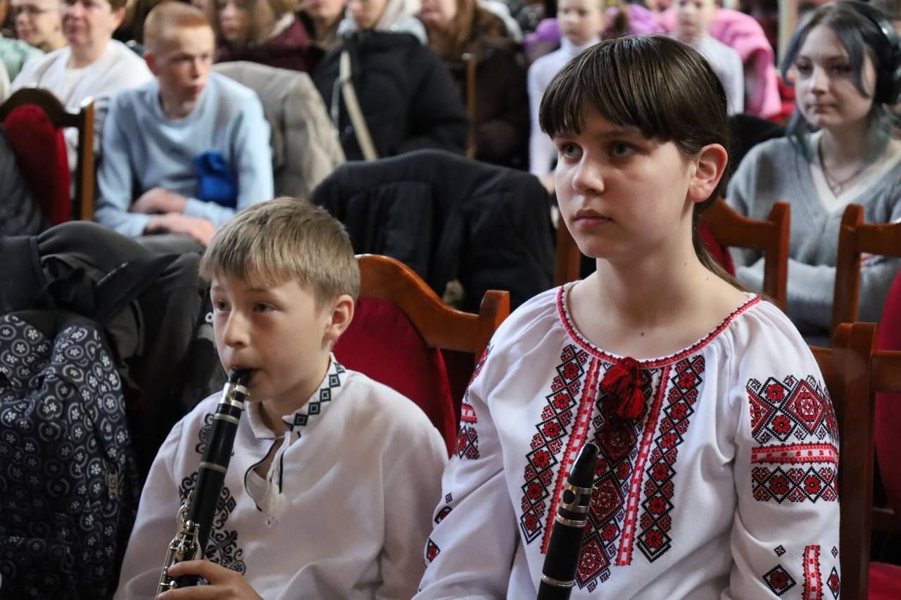 У Коломиї провели акцію до Дня людей із синдромом Дауна та 20-річчя фонду "Крокус" 13