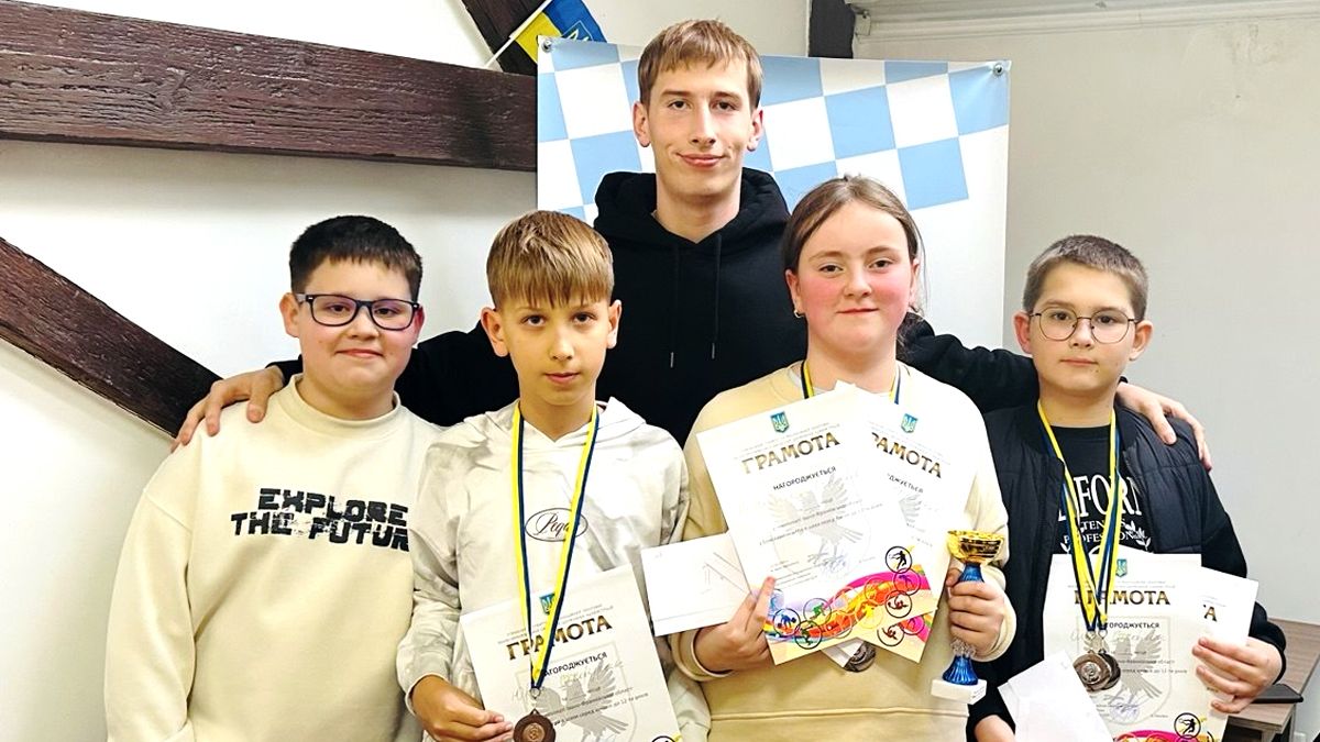 Троє шахістів з Коломиї повернулися з нагородами з чемпіонату області зі швидких та блискавичних шахів серед дітей