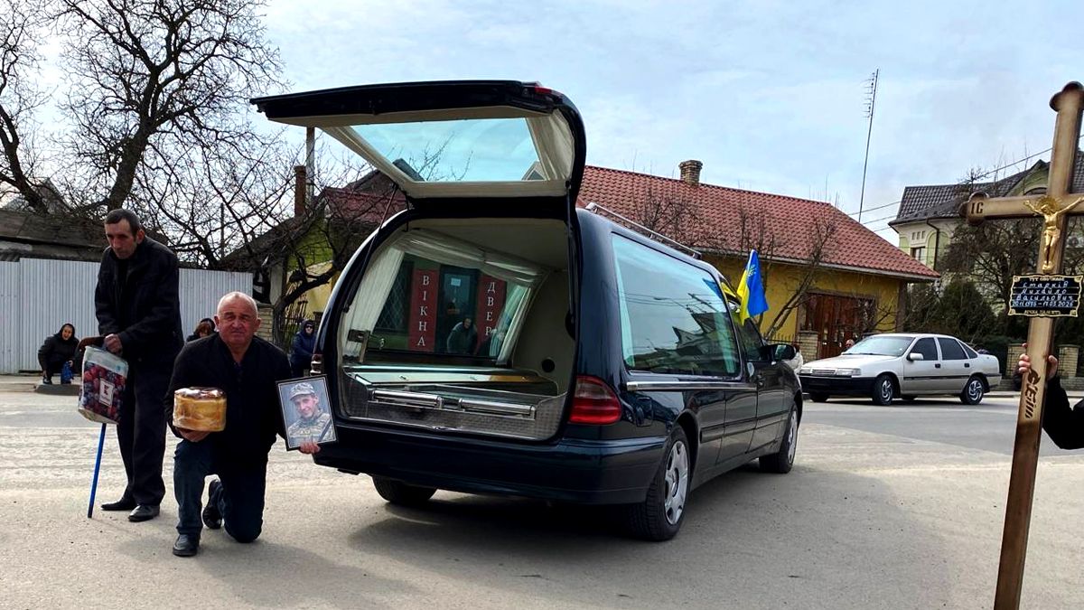 "На щиті" у Городенку повернувся захисник Михайло Старків 5