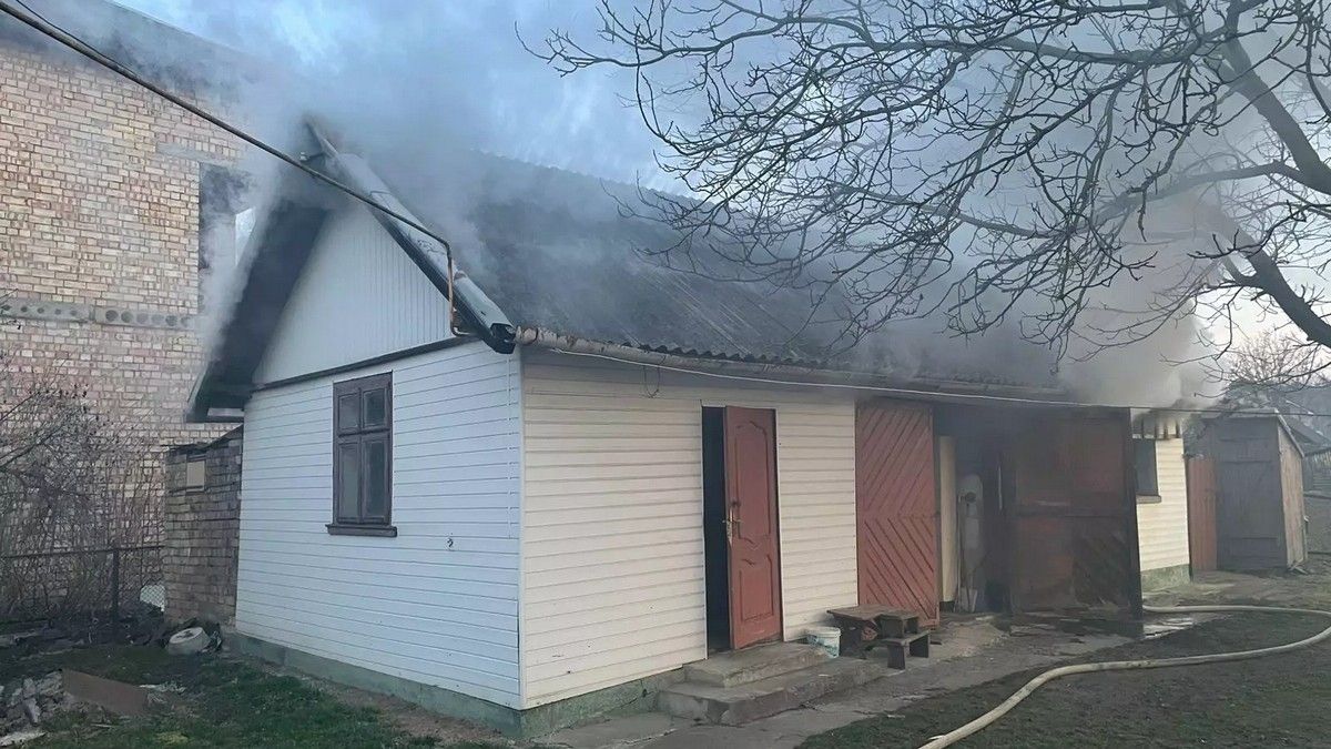 У Королівці горіла господарська будівля