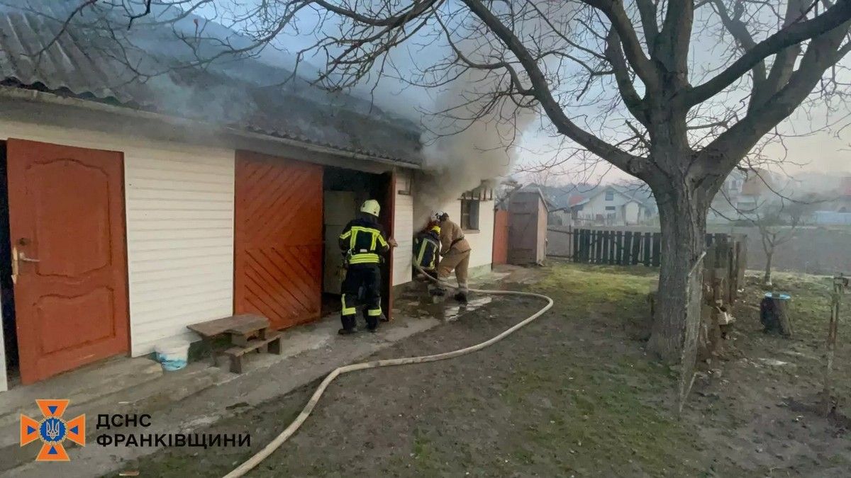У Королівці горіла господарська будівля 1