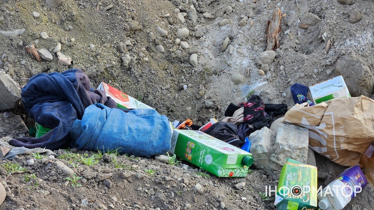 Стихійне звалище утворили місцеві мешканці біля Співочого поля 1