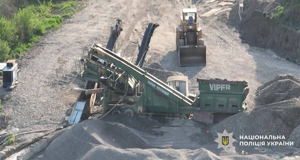 На Коломийщині викрили групу, яка незаконно видобувала гравій 4