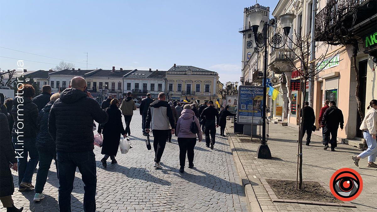 У Коломиї провели в останню путь захисника Віталія Карата 6