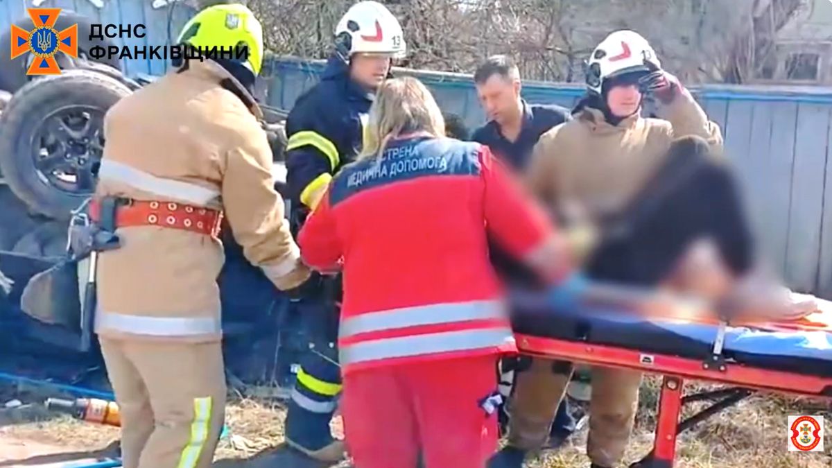 На Городенківщині легковик перекинувся на дах 1