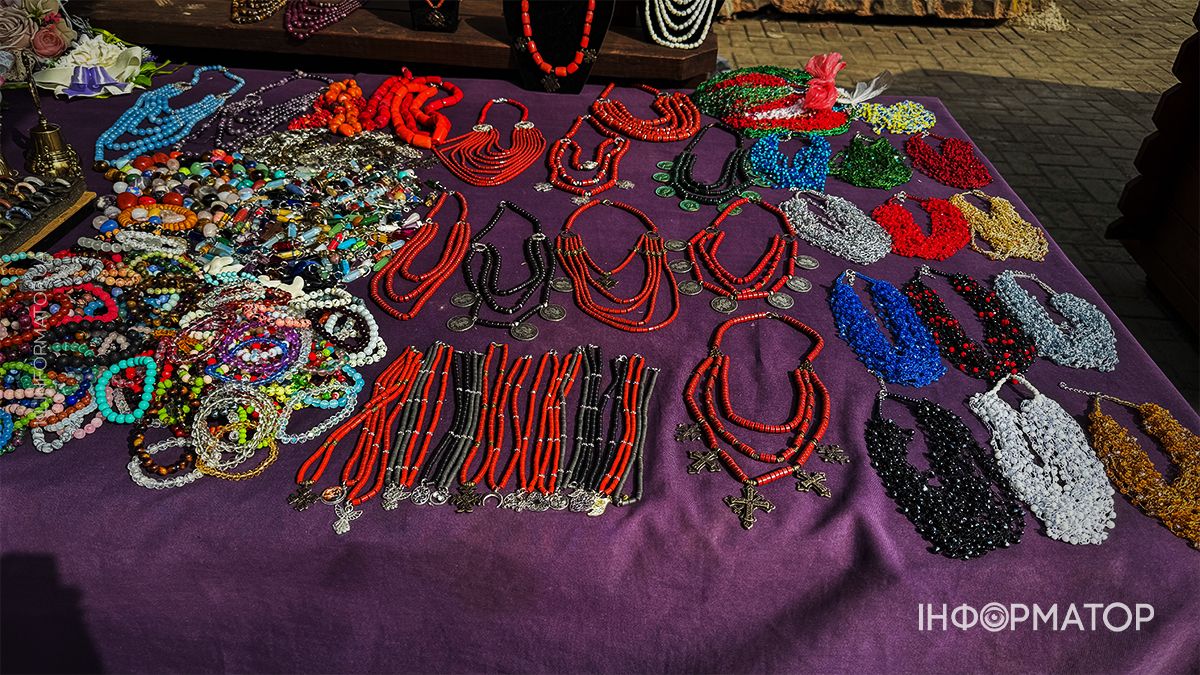 Писанки, вербові гілочки та прикраси для кошика: у Коломиї запрацював Великодній ярмарок 14