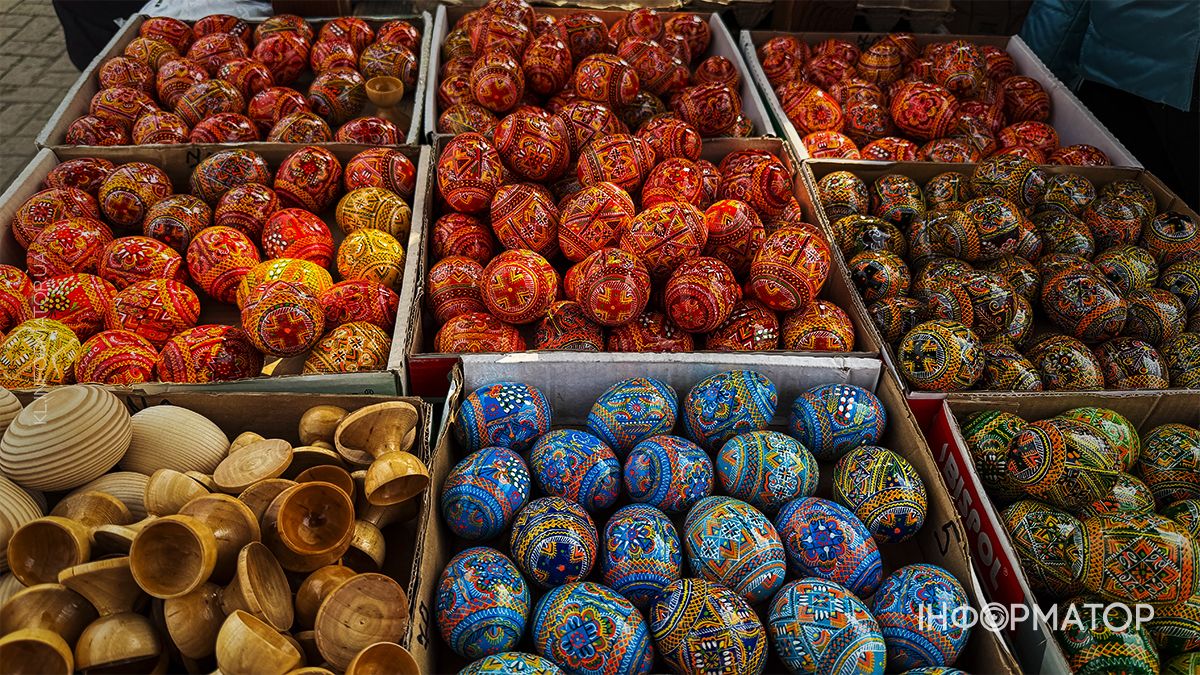 Писанки, вербові гілочки та прикраси для кошика: у Коломиї запрацював Великодній ярмарок 13