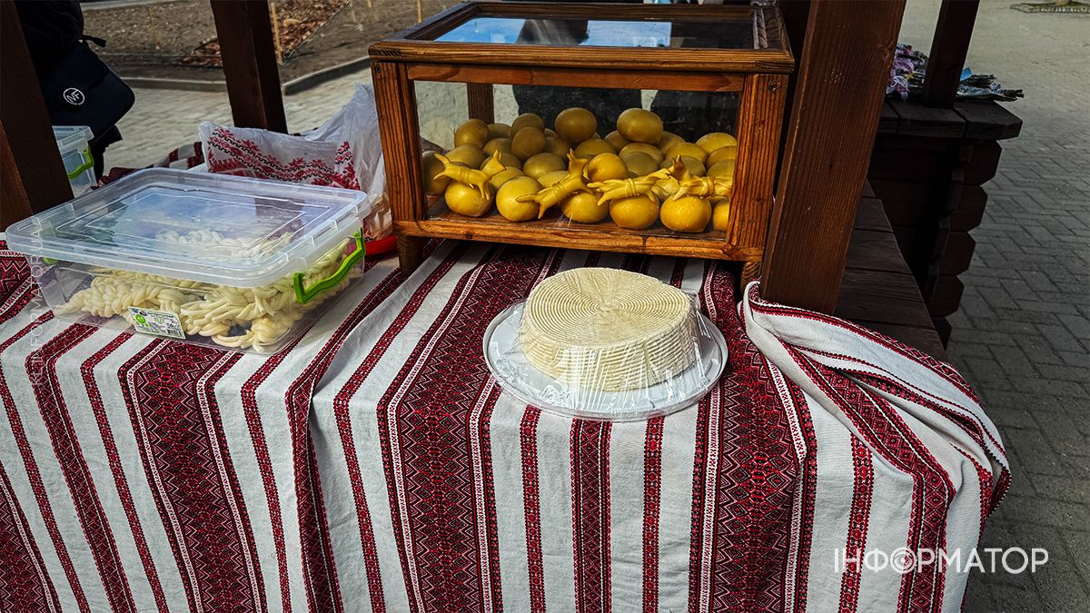 Писанки, вербові гілочки та прикраси для кошика: у Коломиї запрацював Великодній ярмарок 1