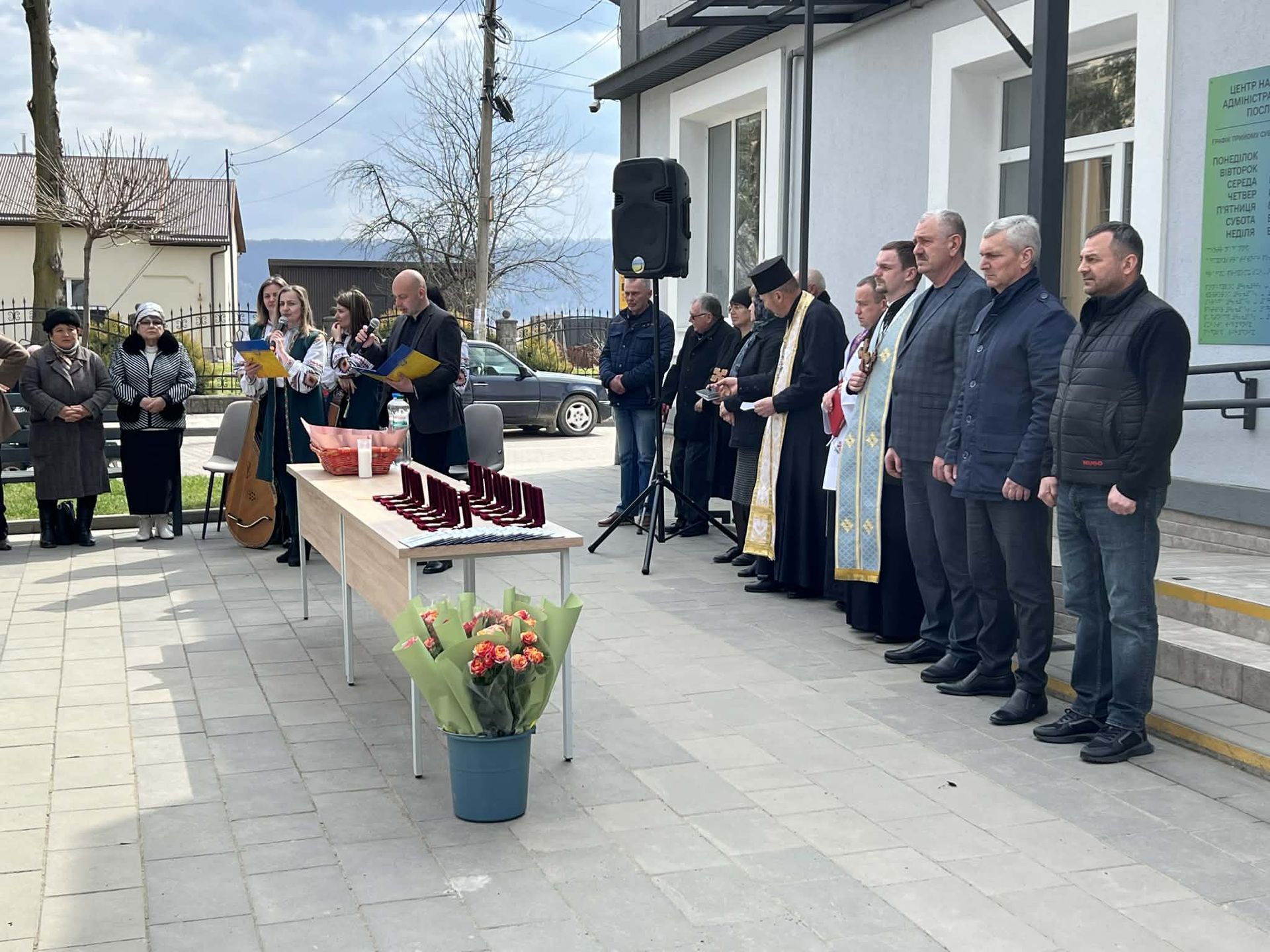 У Кутській громаді родинам полеглих воїнів вручили медалі "За заслуги перед Прикарпаттям" 7