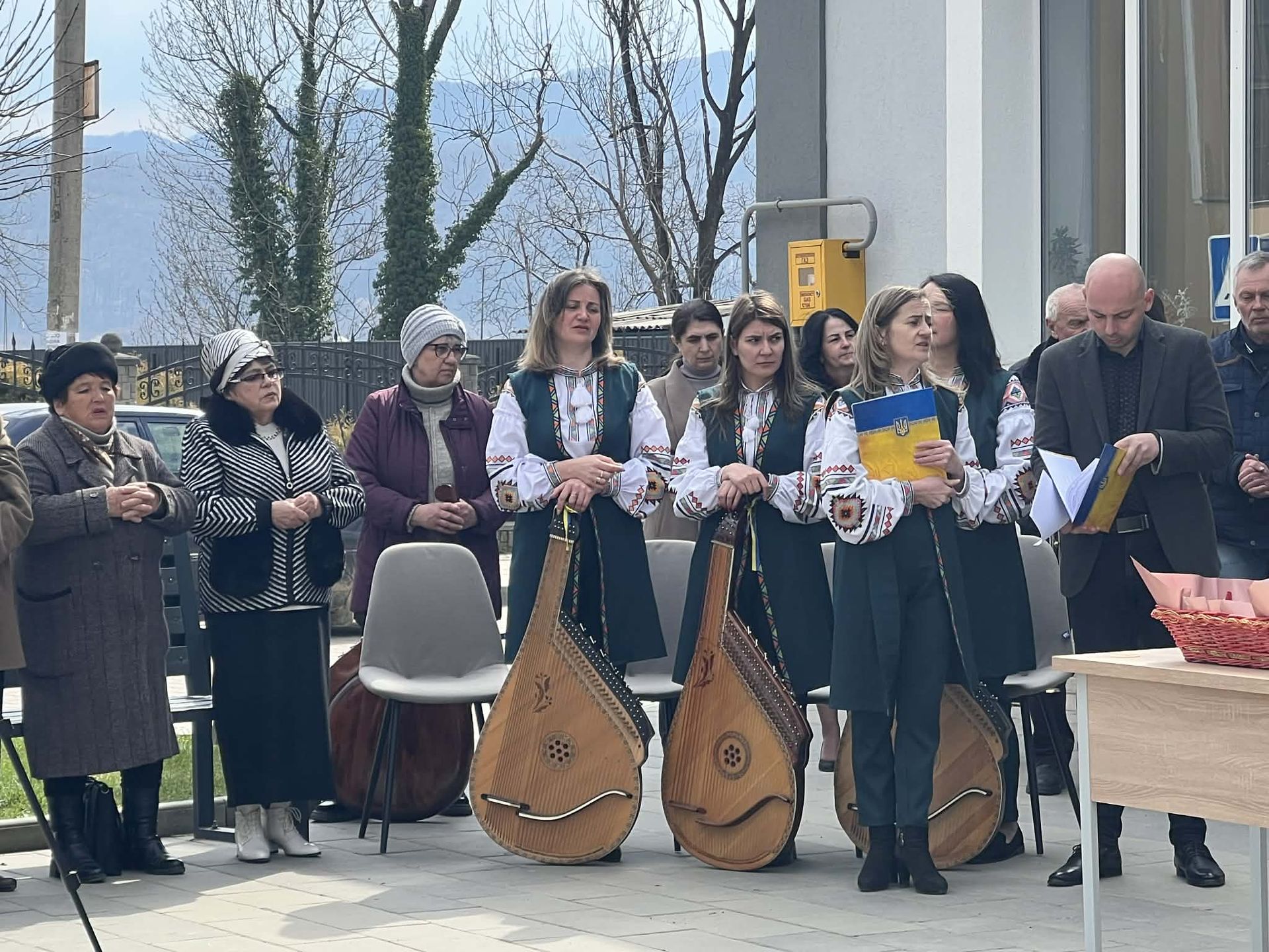 У Кутській громаді родинам полеглих воїнів вручили медалі "За заслуги перед Прикарпаттям" 5
