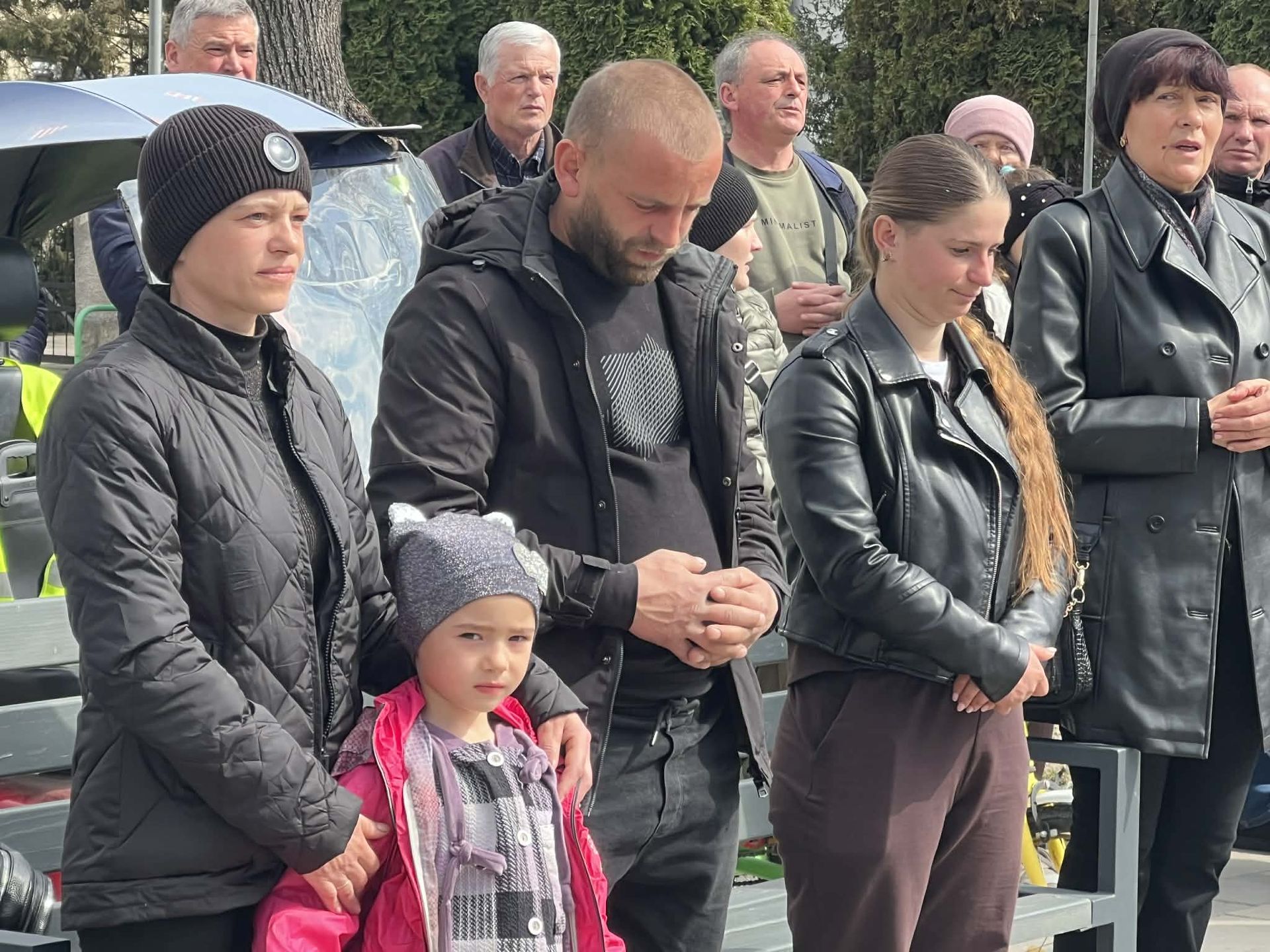 У Кутській громаді родинам полеглих воїнів вручили медалі "За заслуги перед Прикарпаттям" 10